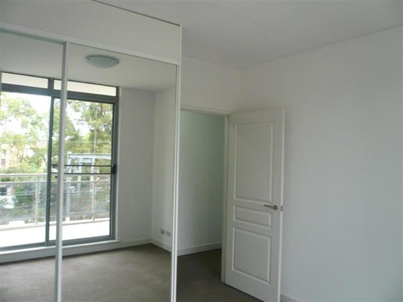 40/28 Brickworks Drive, Holroyd NSW 2142