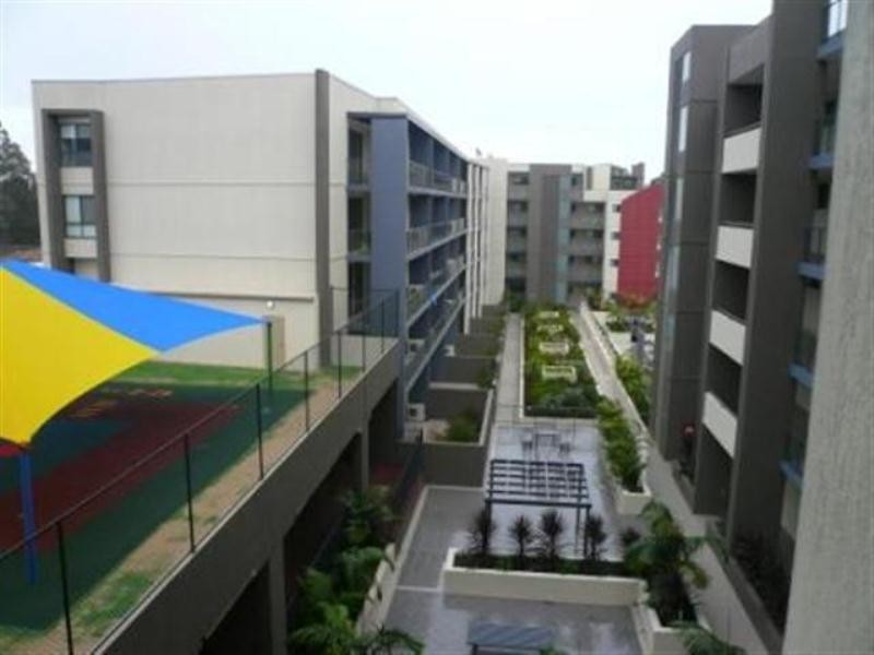 32-34 Mons Road, Westmead NSW 2145