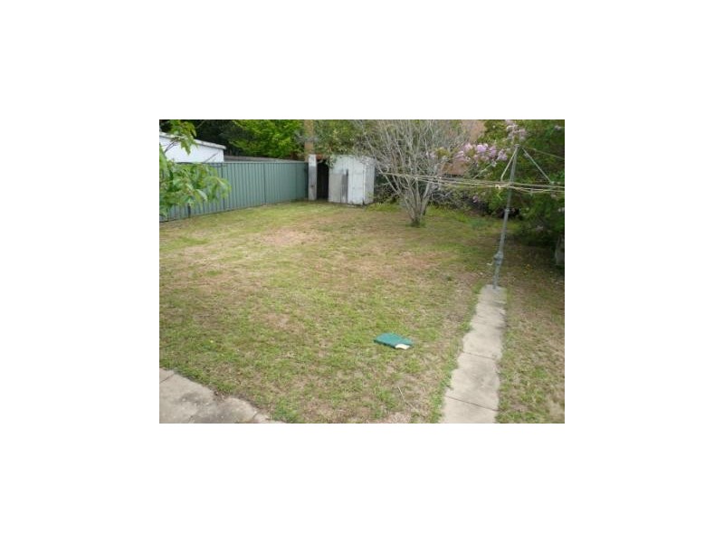 13 Kliens Road, Northmead NSW 2152