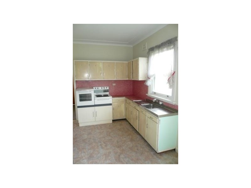 13 Kliens Road, Northmead NSW 2152