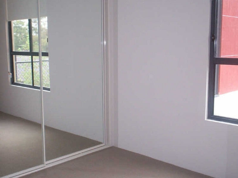 32-34 Mons Road, Westmead NSW 2145