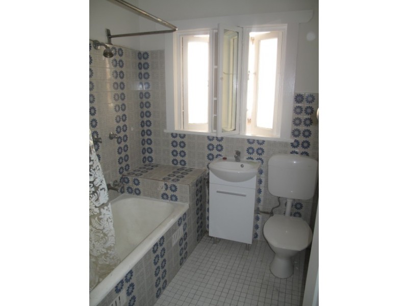 27 Beach Road, Bondi Beach NSW 2026