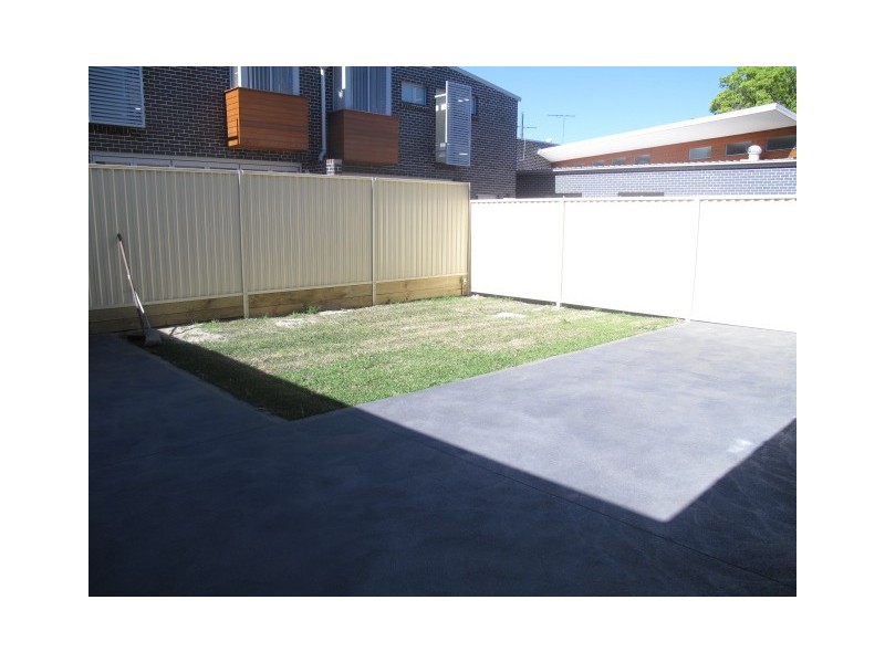 28 Edgehill Road, Carlton NSW 2218