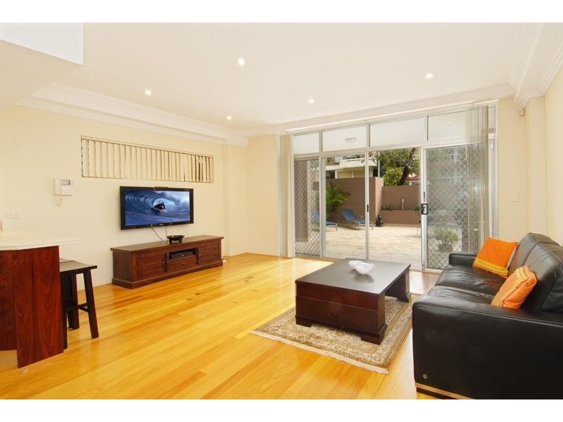 2/30 Penkivil Street, Bondi NSW 2026