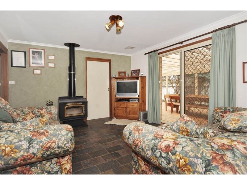 11 Kneebone Street, Bonython ACT 2905