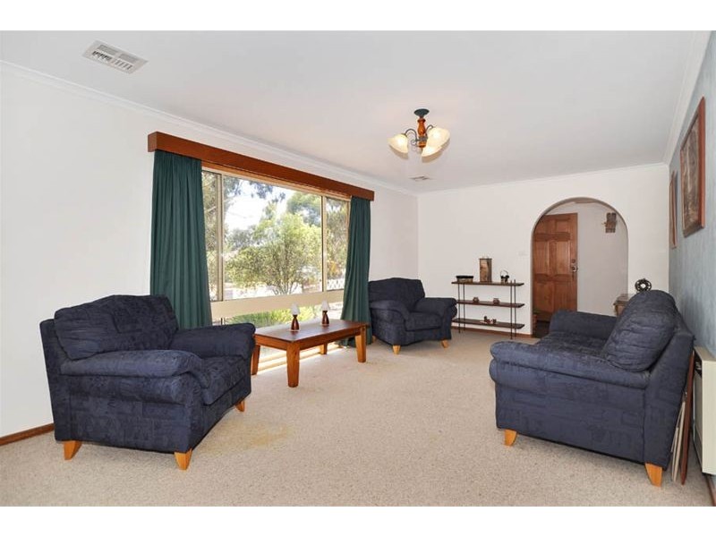 11 Kneebone Street, Bonython ACT 2905