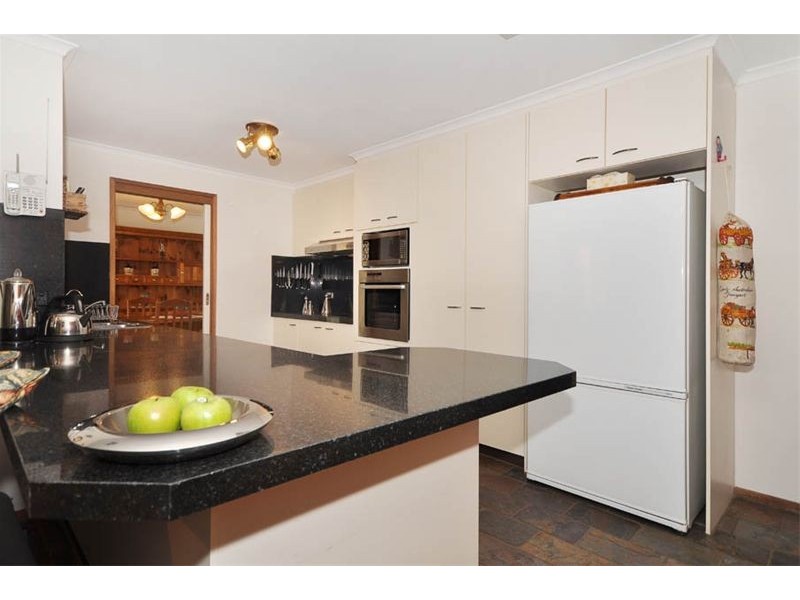 11 Kneebone Street, Bonython ACT 2905