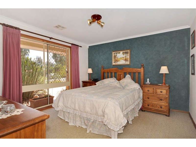 11 Kneebone Street, Bonython ACT 2905