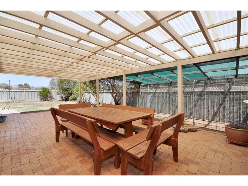 11 Kneebone Street, Bonython ACT 2905