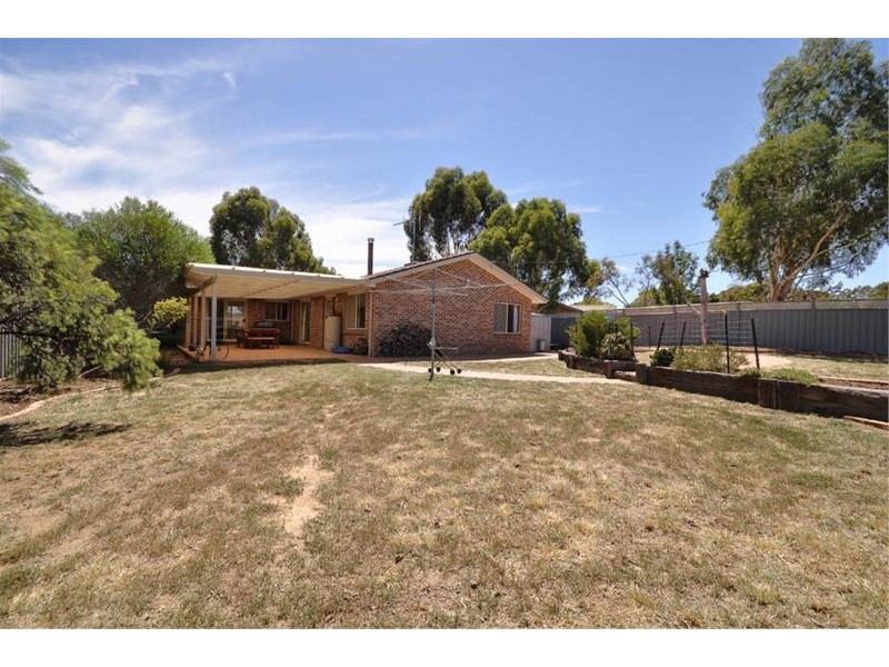 11 Kneebone Street, Bonython ACT 2905