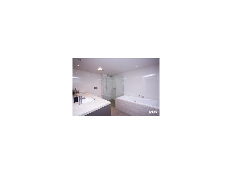 77/11  Eastlake Parade, Kingston ACT 2604