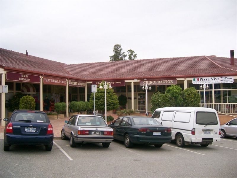 Isaacs   Shoppin Centre, Isaacs ACT 2607