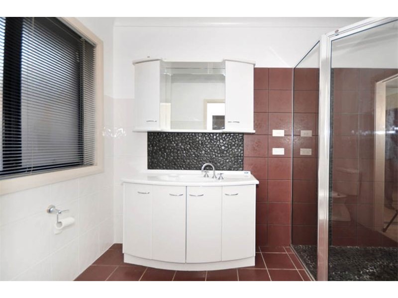 16 Dennis Place, Jerrabomberra NSW 2619