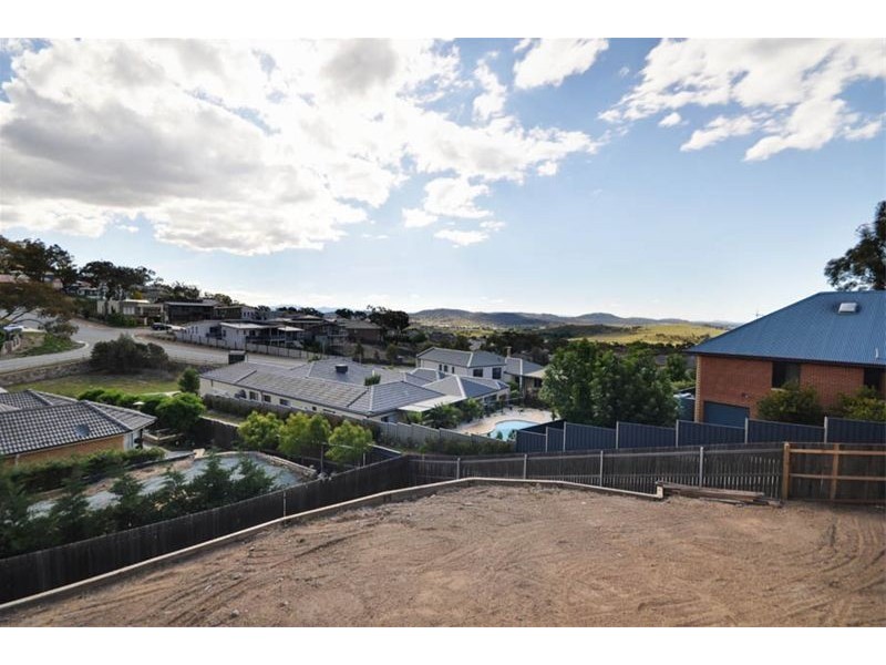 16 Dennis Place, Jerrabomberra NSW 2619