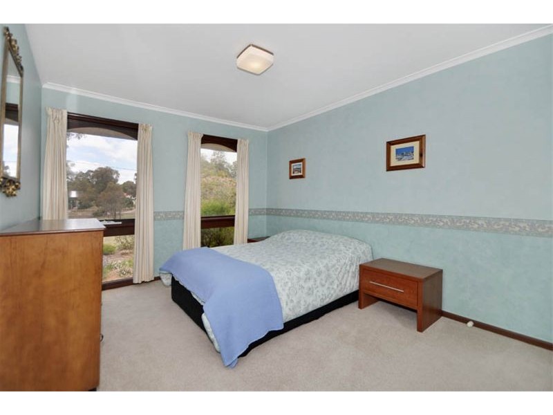 5 Sewell Place, Macgregor ACT 2615