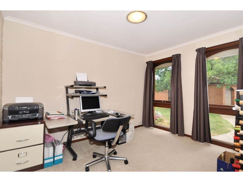 5 Sewell Place, Macgregor ACT 2615