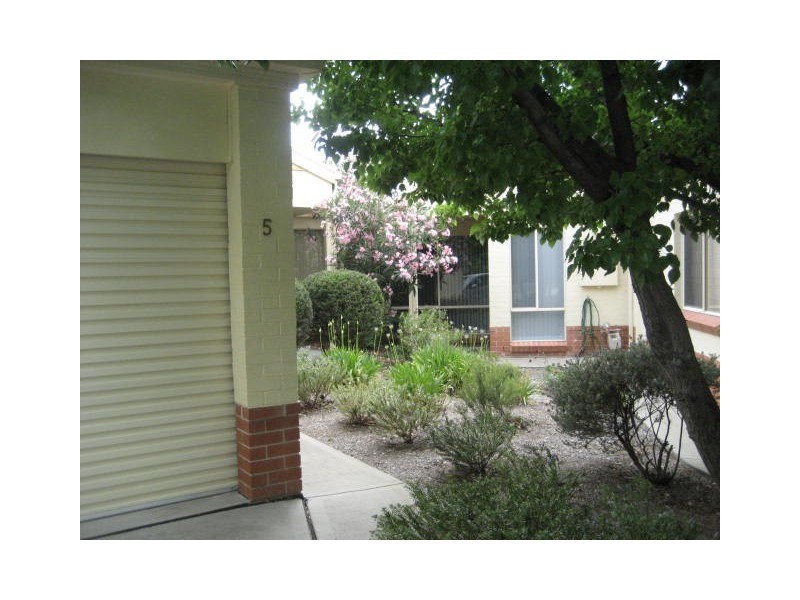 5/7  Grounds Crescent, Greenway ACT 2900