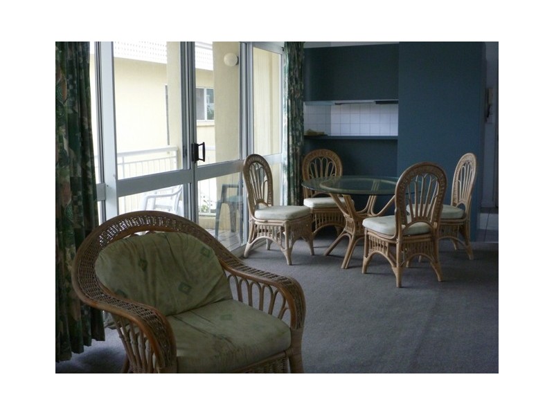 18/14 Upward Street, Cairns QLD 4870