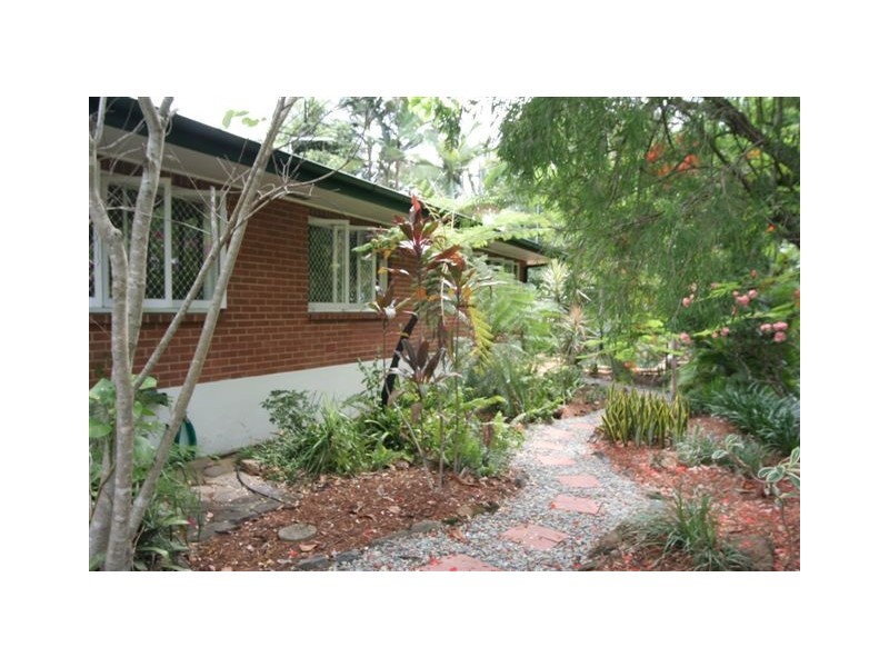 24 Hodel Street, Whitfield QLD 4870