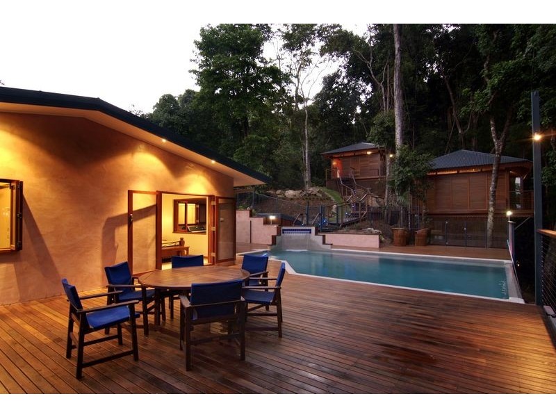 176 Sydney Street, Bayview Heights QLD 4868