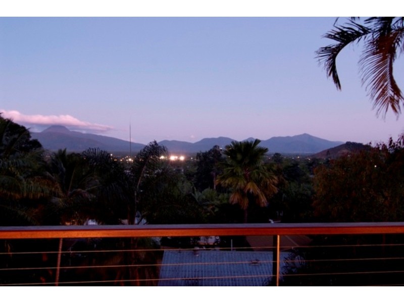 176 Sydney Street, Bayview Heights QLD 4868