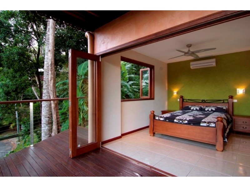 176 Sydney Street, Bayview Heights QLD 4868