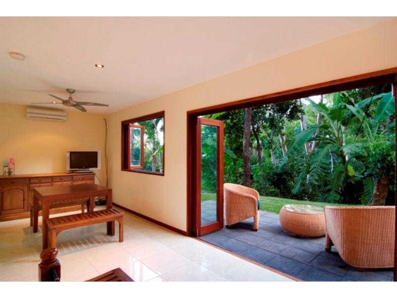 176 Sydney Street, Bayview Heights QLD 4868