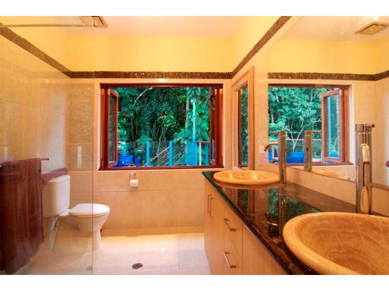 176 Sydney Street, Bayview Heights QLD 4868