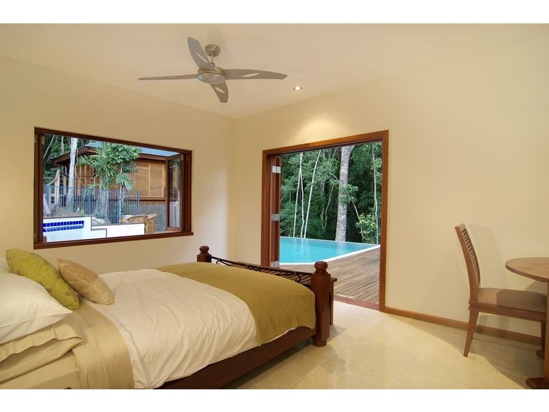 176 Sydney Street, Bayview Heights QLD 4868