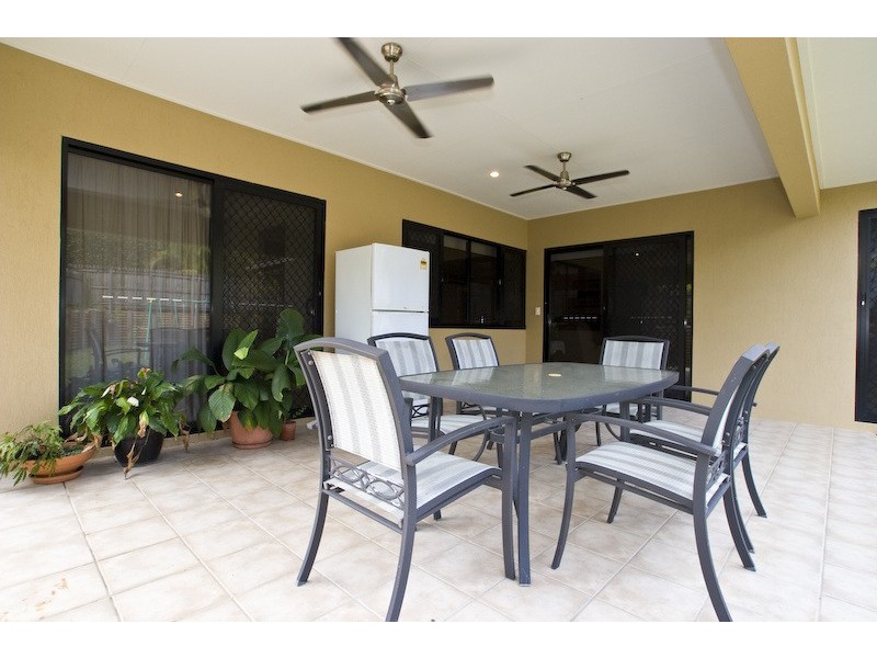 2 St Albans Close, Brinsmead QLD 4870