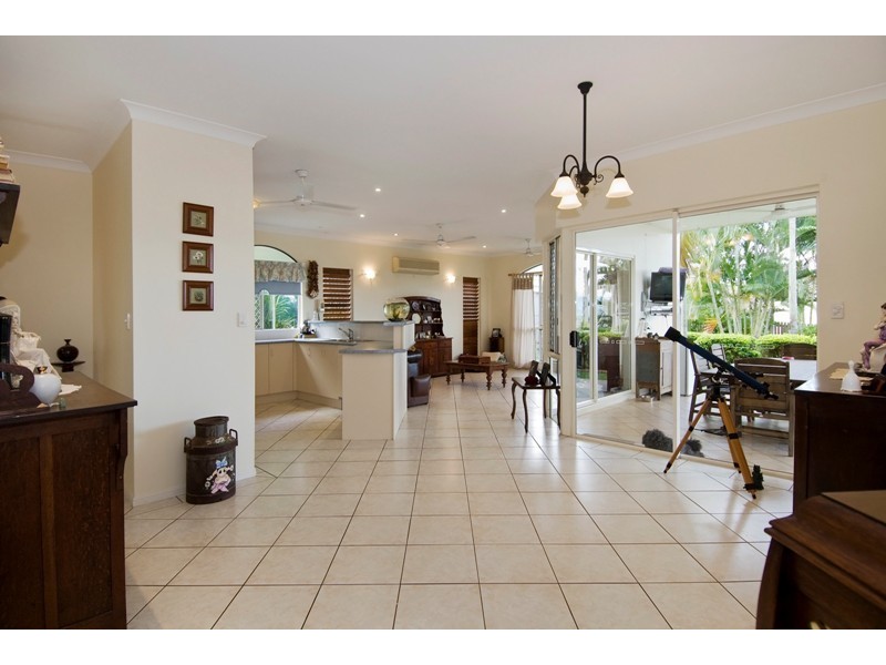 10 Barcoo Close, Bentley Park QLD 4869