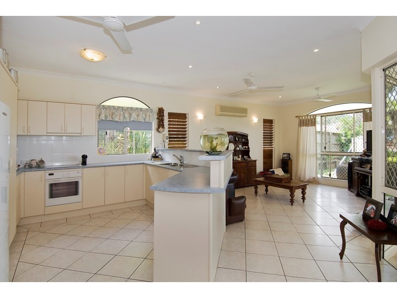 10 Barcoo Close, Bentley Park QLD 4869