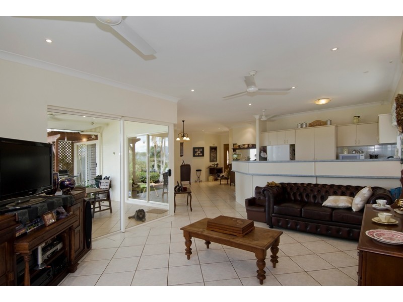 10 Barcoo Close, Bentley Park QLD 4869