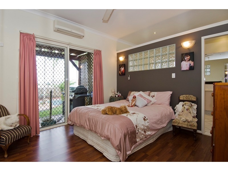 10 Barcoo Close, Bentley Park QLD 4869