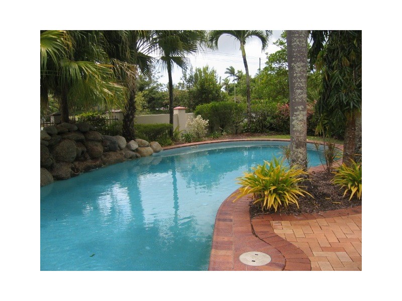26/ 327 Lake street, Cairns North QLD 4870