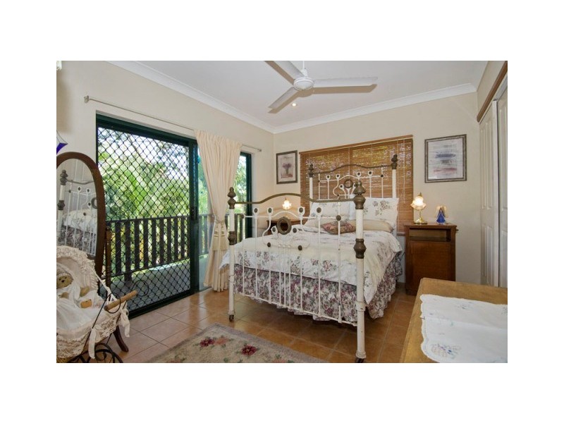 11 Amaroo Street, Smithfield QLD 4878