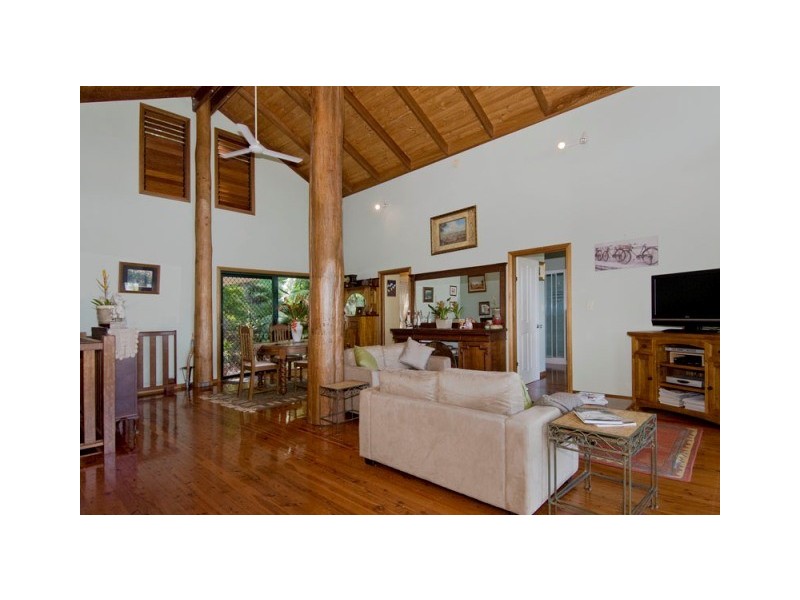 11 Amaroo Street, Smithfield QLD 4878