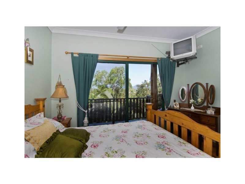11 Amaroo Street, Smithfield QLD 4878