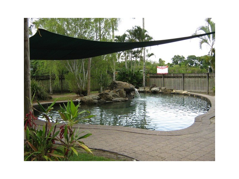 Manoora QLD 4870
