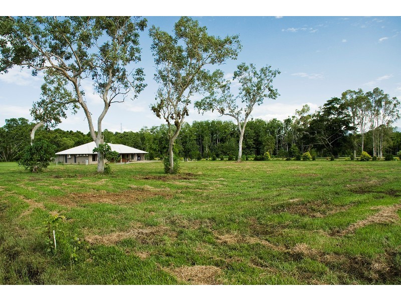 13 Greenacres Close, White Rock QLD 4868