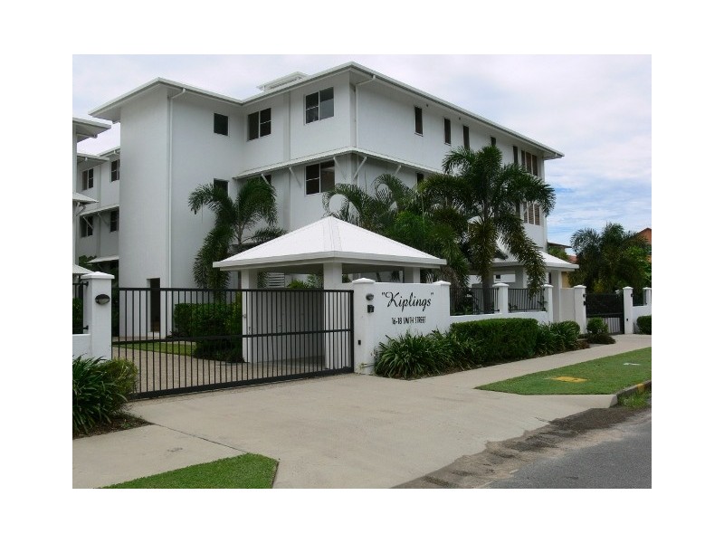 4/18  Smith Street, Cairns North QLD 4870