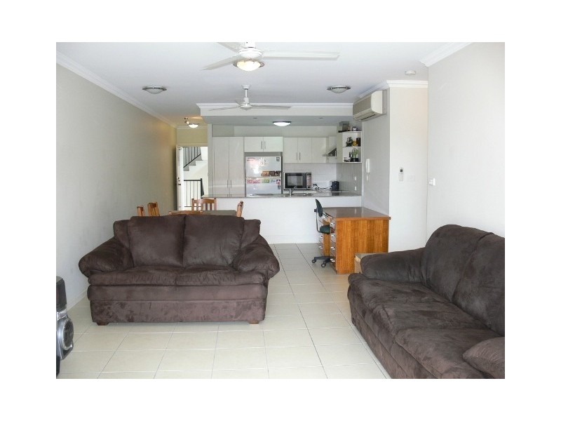 4/18  Smith Street, Cairns North QLD 4870