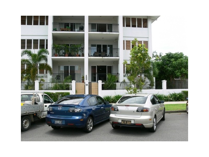 4/18  Smith Street, Cairns North QLD 4870