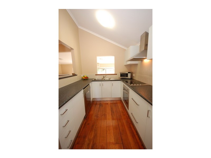 5 Borrowdale Close, Bentley Park QLD 4869