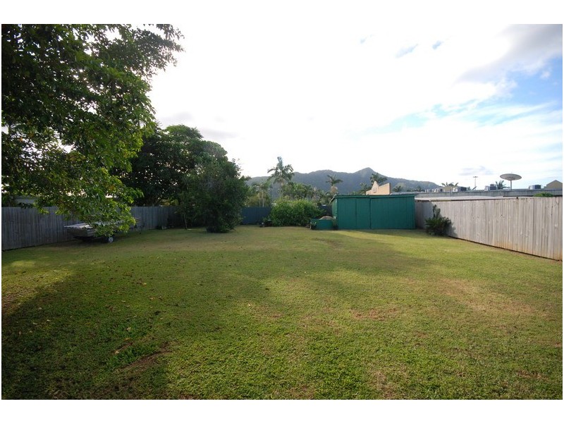 5 Borrowdale Close, Bentley Park QLD 4869