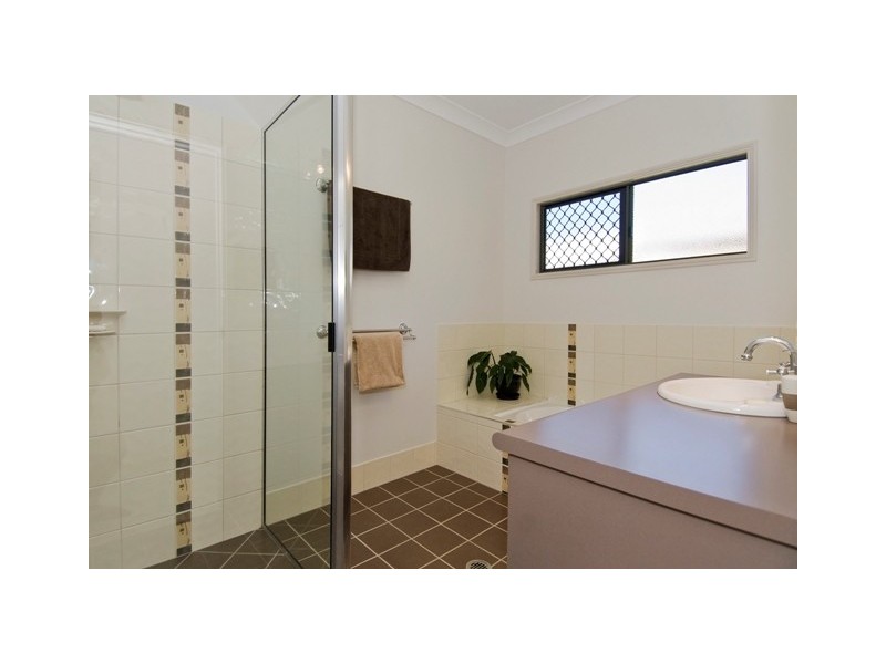 7 Pavetta Close, Bentley Park QLD 4869