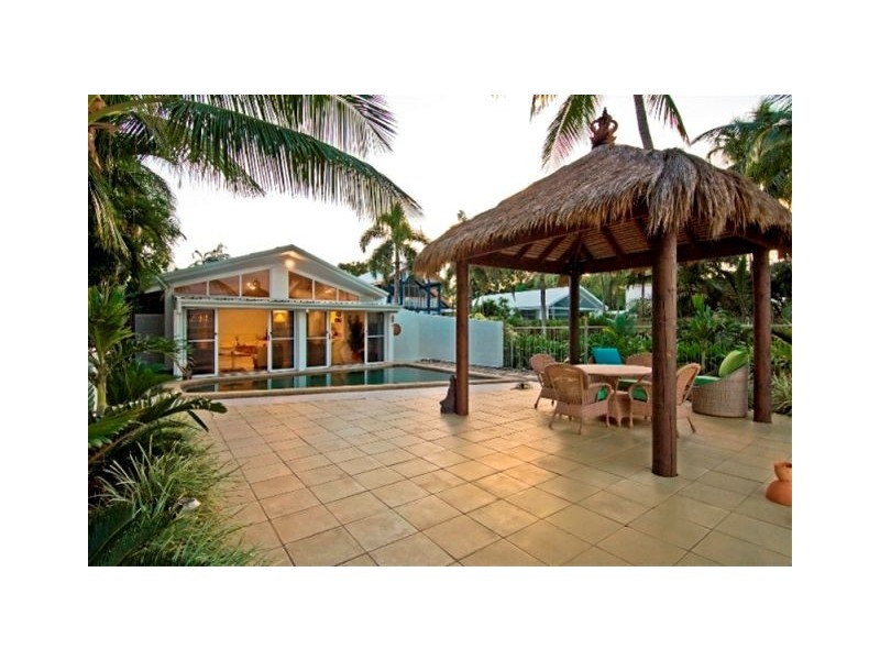 Holloways Beach QLD 4878