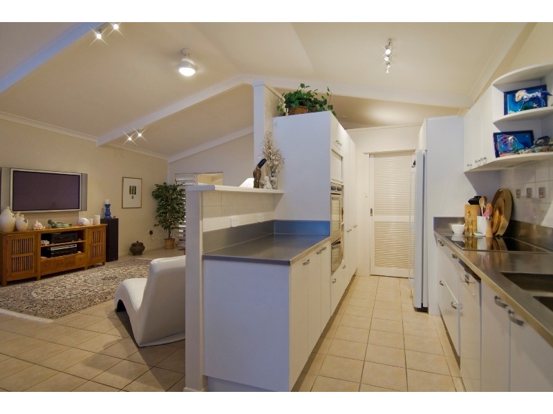 Holloways Beach QLD 4878