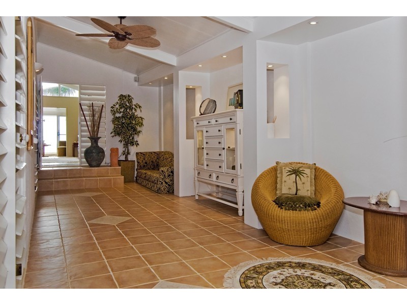 Holloways Beach QLD 4878