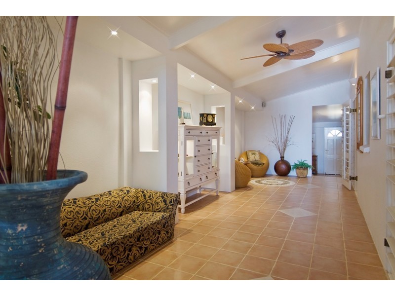 Holloways Beach QLD 4878